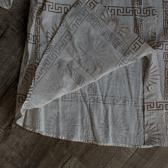 Petal & Pup Penny Cream Gold-tone Sun Geo Patterned Matching Shirt Short Set - Picture 12 of 16